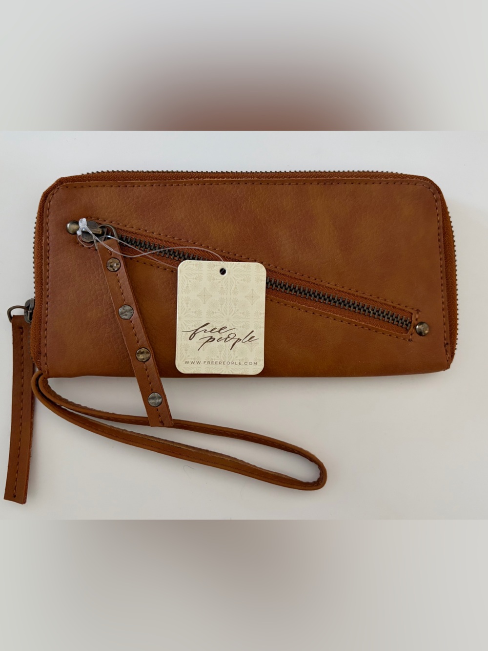 NWT Free People Cognac Brown Zip-Angle Wristlet - Picture 1 of 5